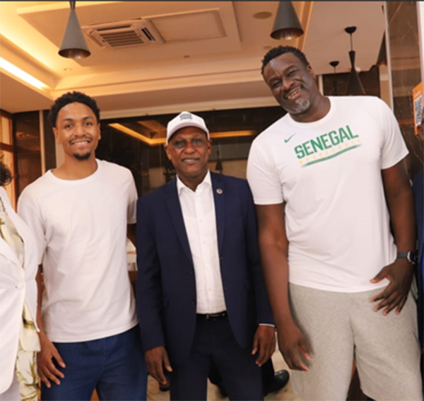 ARRET SUR IMAGE – Abdou Diallo et le Cnoss ont rendu visite aux Lions du basket