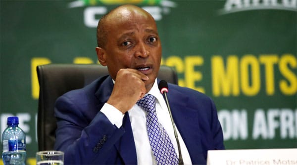 Bilan : Motsepe se réjouit du développement du beach soccer en Afrique