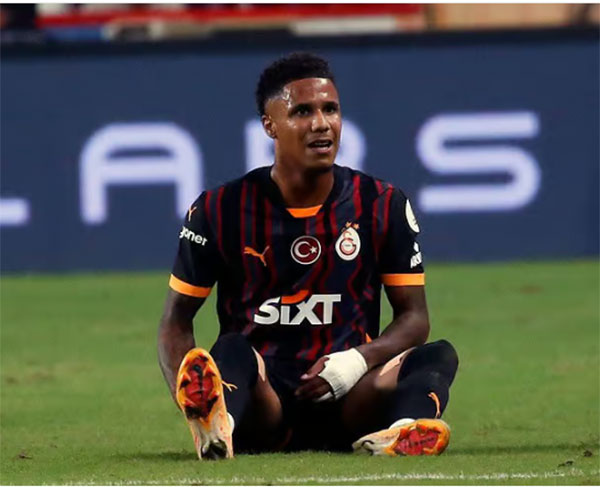 Galatasaray : Absent pour un mois, Ismail Jakobs s’éloigne de la Tanière