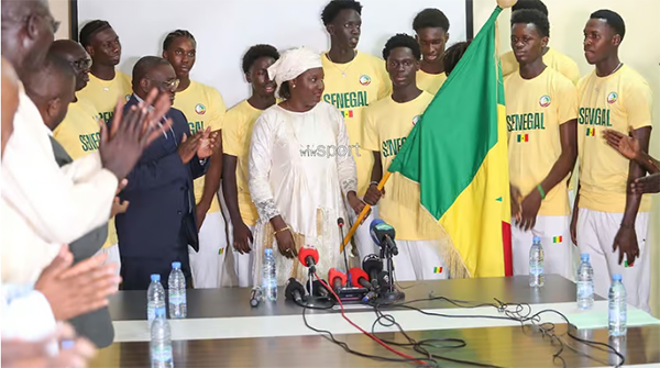 Afrobasket U18 – Cérémonie de remise du drapeau national : La ministre demande aux Lionceaux de suivre les pas des Lionnes