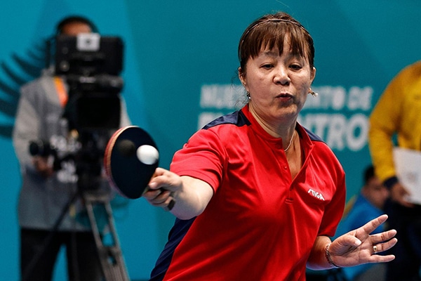 Projecteur – Qualifiée pour Paris 2024 Qui est Tania Zhiying Zeng, la pongiste chilienne de 58 ans ?