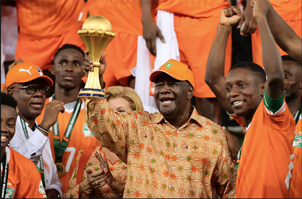 Primes – Villa et 50 millions à chaque joueur, 100 millions au coach… : Ouattara arrose tout le monde… même la Fédération !