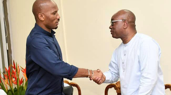 Coulisses de la célébration : Drogba réclamé… Le président Idriss Diallo humilié !