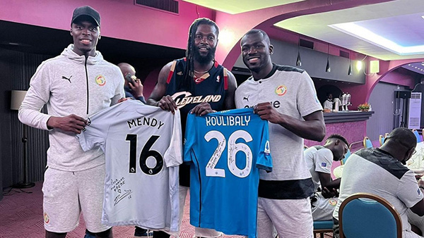 Maillots offerts après le match de Lomé : Adebayor exprime sa gratitude envers Koulibaly, Pape Matar et Abdou Diallo