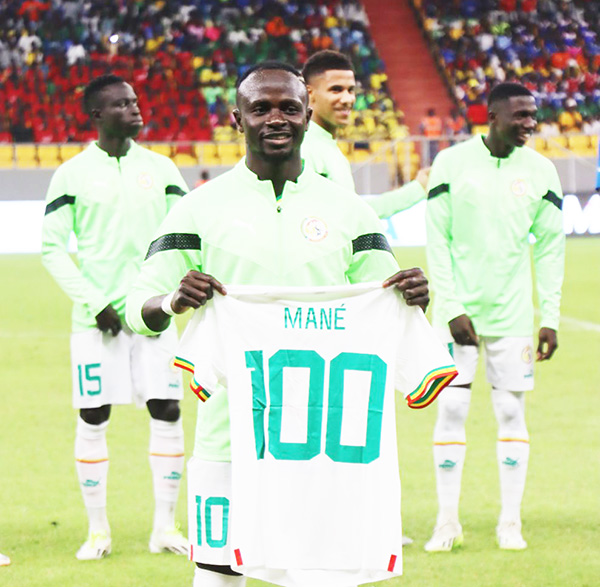 Belle surprise à son retour de sélection : Al-Nassr a fêté les 100 sélections de Mané