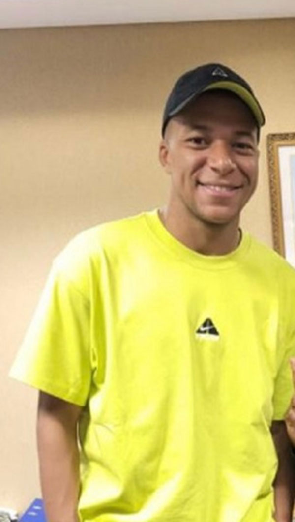 Visite : Mbappé à l’ambassade du Cameroun