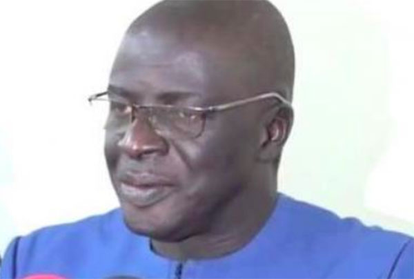 A quoi joue Cheikh Sall ?