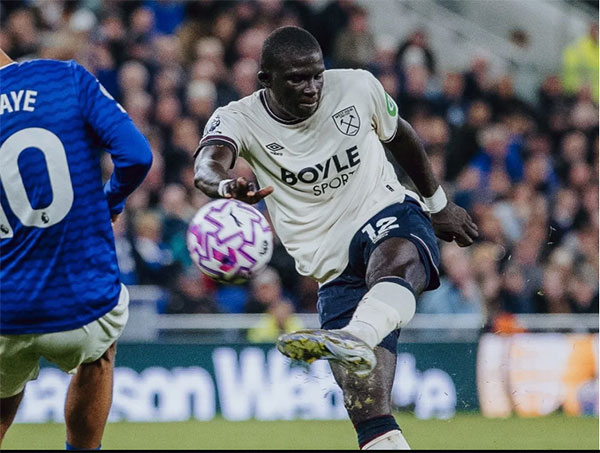Perf’ – Auteur d’un excellent match contre Everton (1-1) : La Premier League kiffe Malick Diouf