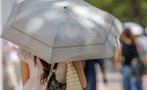 Climate and health: An unprecedented global framework to protect mothers and children from extreme heat