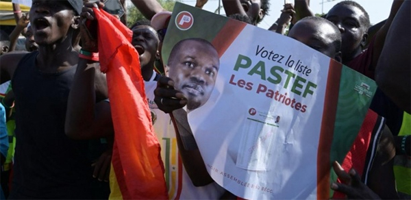 République en danger, Etat qui tremble