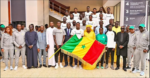 Remise du drapeau aux U15, U20, beach soccer, futsal Cérémonies groupées, ambitions groupées